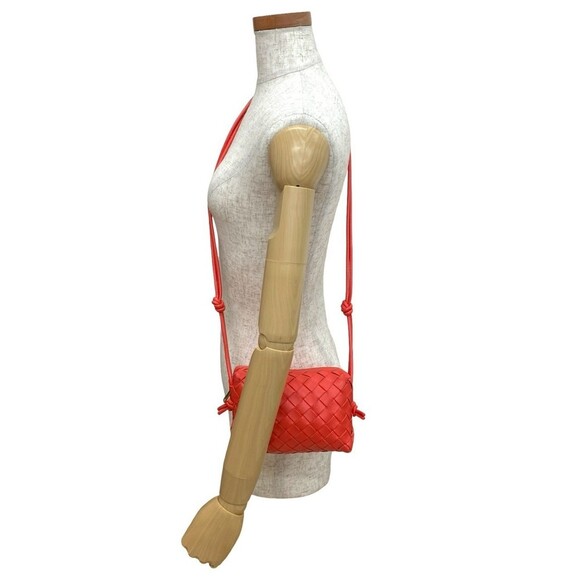 BOTTEGA VENETA Red Leather Intrecciato Shoulder Bag - Picture 2 of 9